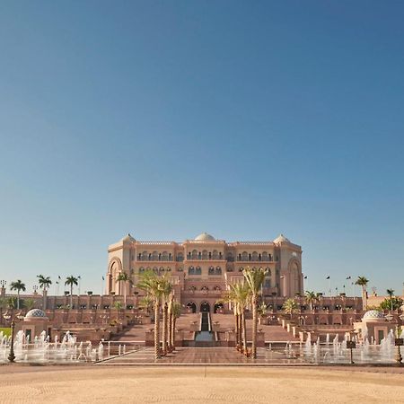 Emirates Palace Mandarin Oriental, Abu Dhabi Exterior foto The Emirates Palace