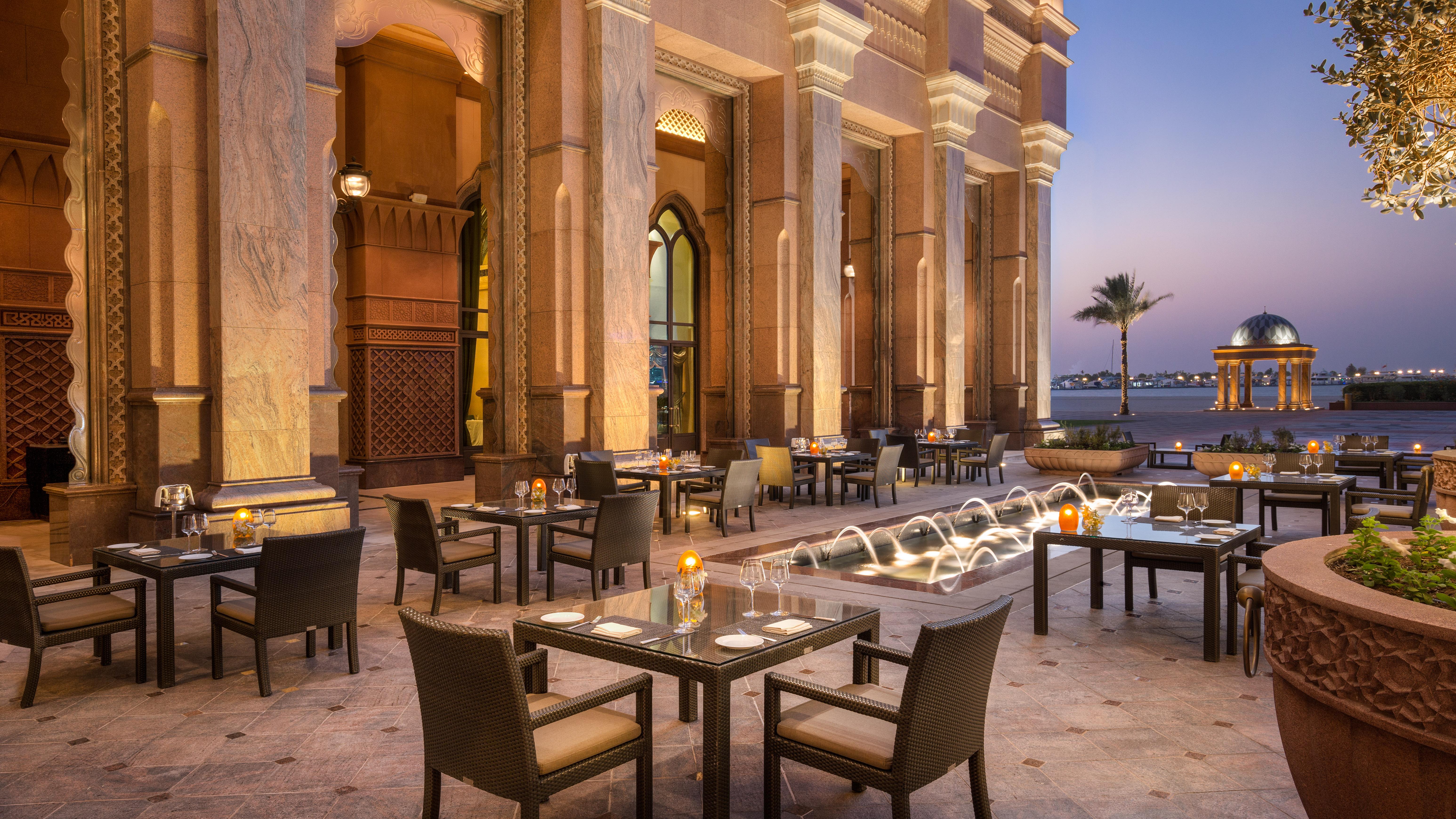 Emirates Palace Mandarin Oriental, Abu Dhabi Exterior foto The Westin Abu Dhabi