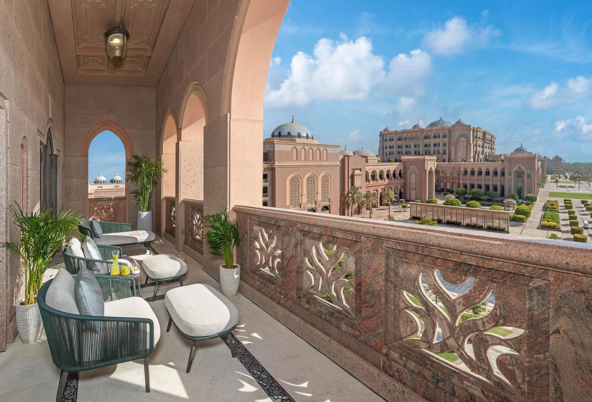 Emirates Palace Mandarin Oriental, Abu Dhabi Exterior foto The Palace Downtown Dubai